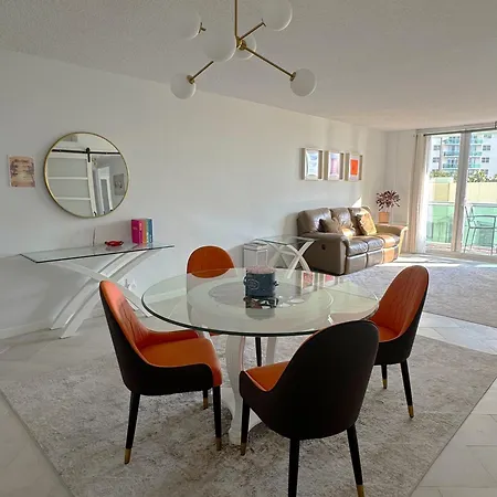 Beachfront One Bedroom In The Tides In Hollywood